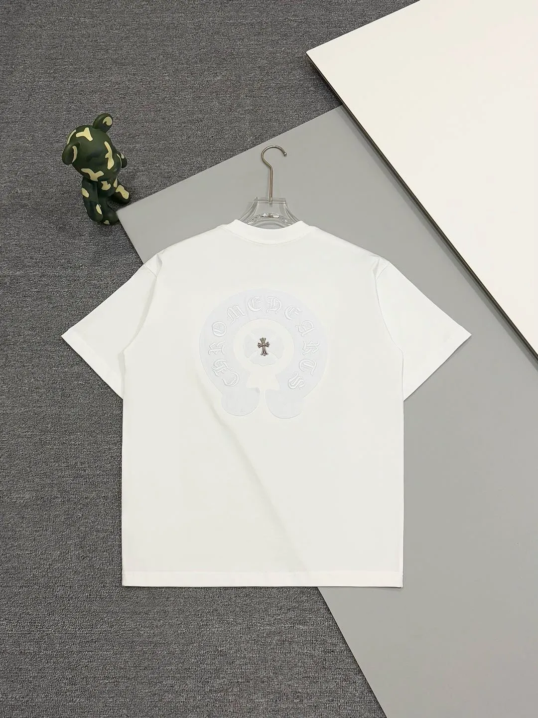 🅿️200 [High quality] Chrome hearts ss25 new first release latest short-sleeved round neck t-shirt, high-end customization, avant-garde and fashionable design! The front and rear panels of the brand logo are designed with heavy craftsmanship of burnt appliqué, ten rivets and one hundred thousand needle embroidery. High-end customized 280g fabric. Soft to the touch. Comfortable to wear. Exquisite stitching. Fine workmanship. The upper body effect is incomparably handsome! Same style for men and women, color: white, black size: S to xL